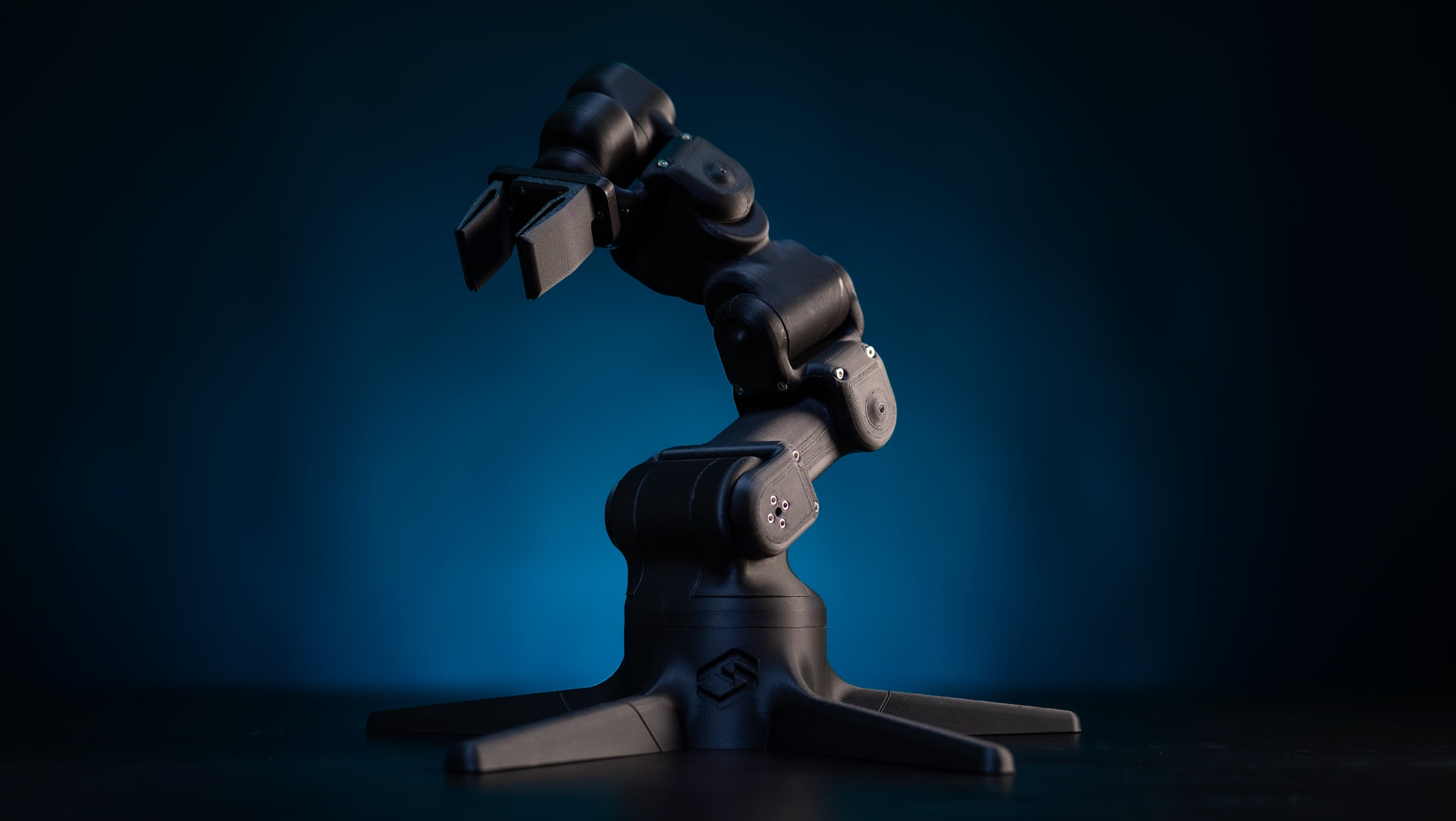 Brazo Robótico Arduino 5.0 (STL+App+Code)