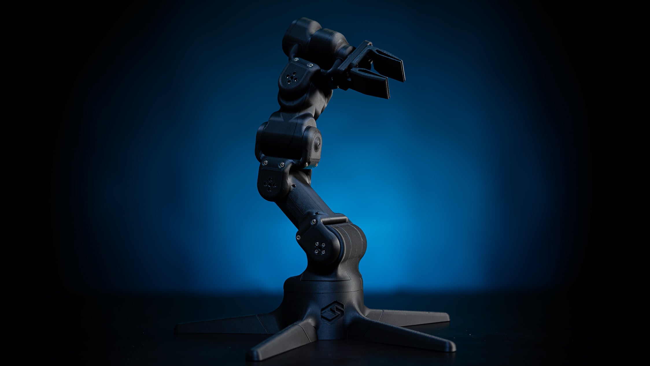 Brazo Robótico Arduino 5.0 (STL+App+Code)